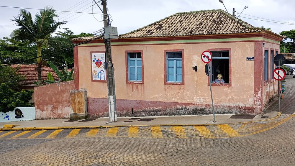 Santo Antônio de Lisboa, na costa noroeste da ilha. Foto: Kátiia C. Oliveira (CC BY-SA 4.0, via Wikimedia Commons).