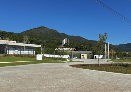 Terreno no bairro Vila Santana em Santo Amaro da Imperatriz - Cód. 1766