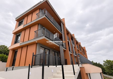 Apartamento no bairro Praia do Rosa em Imbituba - Cód. 2123