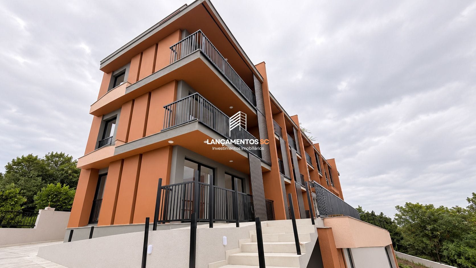 Apartamento no bairro Praia do Rosa em Imbituba - Cód. 2123