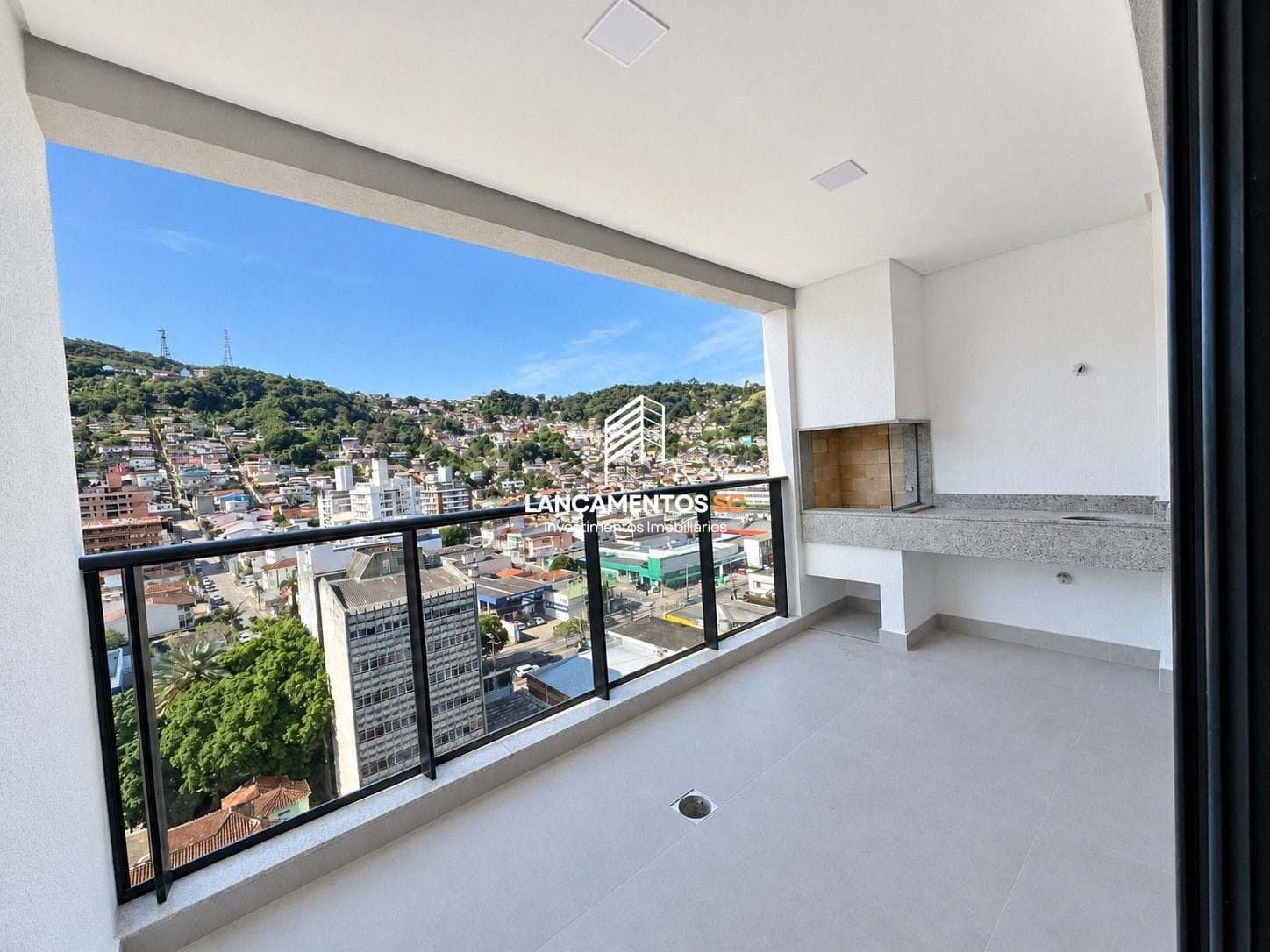Apartamento no bairro Centro em Florianópolis - Cód. 2138