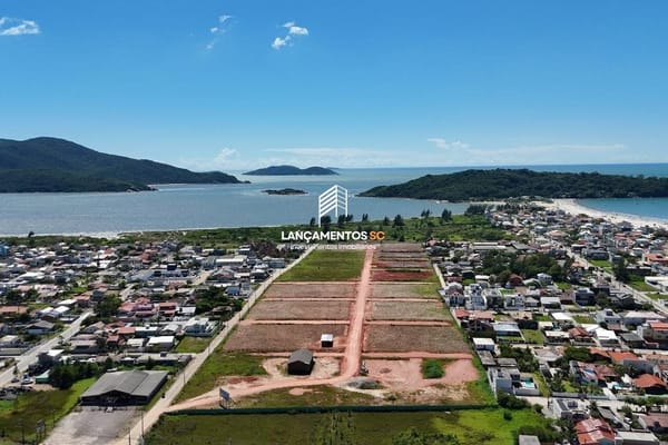 Terreno no bairro Praia do Sonho em Palhoça - Cód. 2137