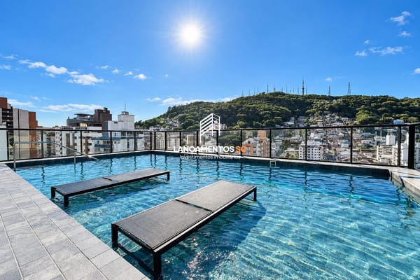 Apartamento no bairro Centro em Florianópolis - Cód. 2138