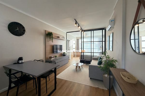 Apartamento no bairro Centro em Florianópolis - Cód. 1980