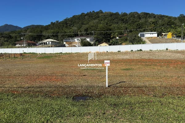 Terreno no bairro Vila Santana em Santo Amaro da Imperatriz - Cód. 1773