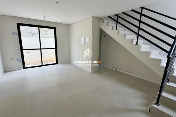 Casa de Condomínio no bairro Forquilhas em São José - Cód. 2000
