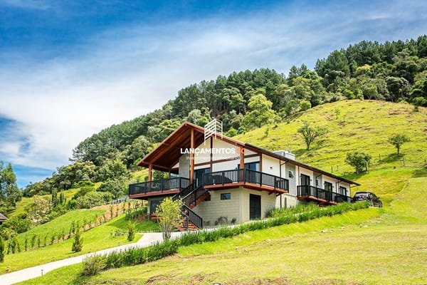 Casa no bairro Invernadinha em Rancho Queimado - Cód. 1643